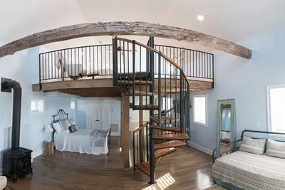 Image de Charming Stable Cottage Located on West Manor Estate