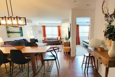 Image de Lakeside Mountain Retreat - 3br, 2 bathroom beachfront condo with pool & hot tub