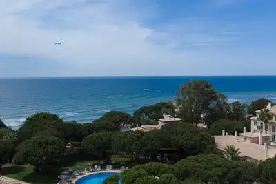 Image de Oura Sunrise 16 Apartment by Stay ici