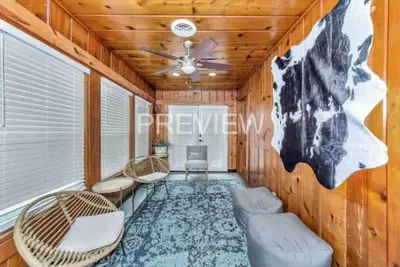 Roomy Renovated Cottage