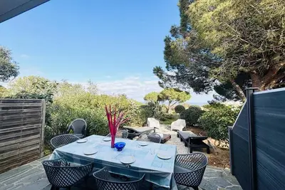 Image de Appartement 3 pièces avec terrasse et climatisation à 1. 3 km de la plage, parking inclus