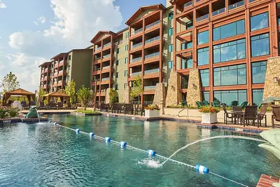 Image de 2 Bedroom Condo, Sleeps 4, on Lake at Cliffs at Long Creek Resort!