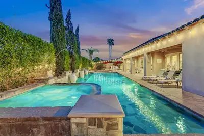 Arundel: Pool, Spa, Pool Table, Putting Green!