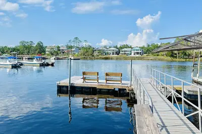 Image de Nauti Hookers, deep water access in Steinhatchee with a boat slip, cold Ac, WiFi