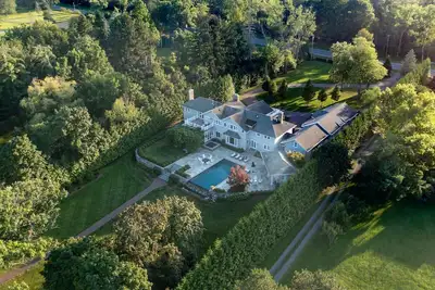 Image de Twin Oaks Lake Estate: Luxury Lake Home on Seneca Lake
