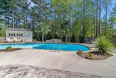 Image de 15-Guest Home with Pool, Close to Augusta Masters Golf Retreat