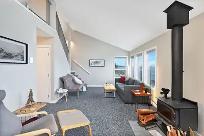 Image de Oceanfront Retreat in Buckley Bay