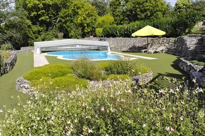 Tour en pierre rénovée avec piscine privée