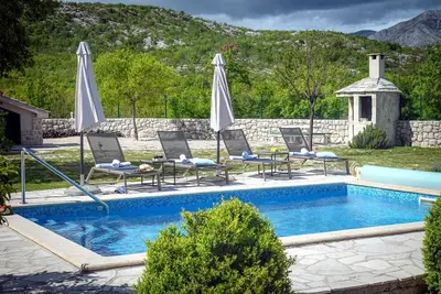 Image de Maison pour la famille avec la piscine Duge Njive, Zagora (K-22311)