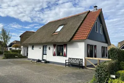 Image de Holiday home Buitenplaats 69 in Callantsoog. Suitable for 6 people with 3 bedrooms.