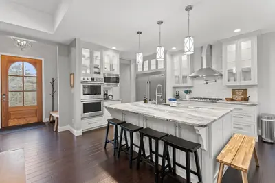 Image de This house is a 5 bedroom(s), 3. 5 bathrooms, located in Stanton, Ky.