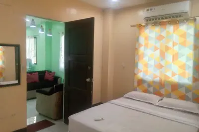 Image de May all who come as guests leave as friends. family sized condo with garage.