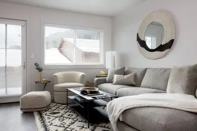 Image de Outpost: Pitchfork 2204 - Close to Snow King and Town