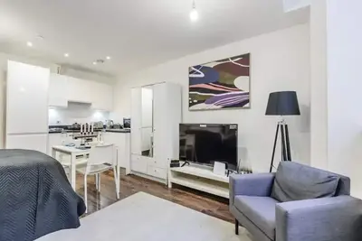 The Strand, Studio - Pass the Keys