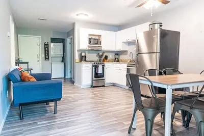 Image de Tribesman Resort #18 - Renovated Condo, Minutes to Silver Dollar, Great Location