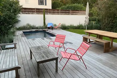 Image de Maison Versailles avec piscine - 8 couchages