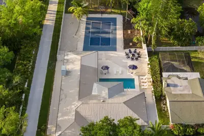 Image de 5br, Sleeps 18, Free Htd Pool, Close to Img, Beach