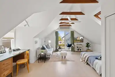 Image de Light-filled loft retreat in famed Gourmet Ghetto\n
