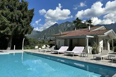 Image de Villa 'Romantica Lake Idro' avec piscine privée, Wi-Fi et climatisation