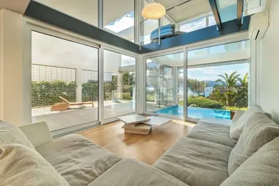 Image de Villa 'Seafront Sunset Alcudia' avec vue sur la mer, Wi-Fi et climatisation