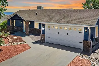 Image de 5 star resort home, 3 bdr, 3 bath, amazing views, tennis court, pickle ball n more