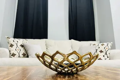 Image de Modern Home: 4bd & 3 Full Baths, Wfh Setup, Public Transit, 15 Mins to Downtown!