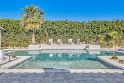 Image de Enjoy your own Private Oasis! Resort life awaits! !