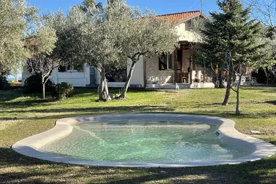 Image de Beachfront villa with pool