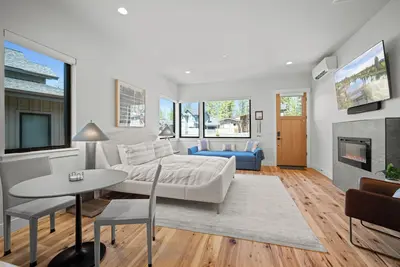 Image de Forestbrook Studio with Modern Style & Private Terrace