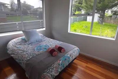 Image de 3 Bedrooms house + Professional Gym access - close to Shopping Centre and Bus