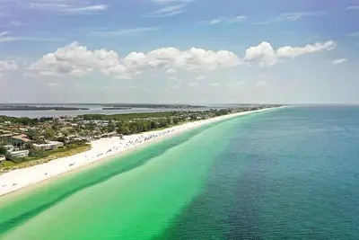 Image de Suncoast Oasis: Spacious Home with Heated Pool, Next to Ami