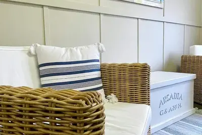 Image de Coastal Chic in the Country. The perfect gettaway.