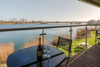 Image de Goose Nest House - Lower Mill Estate, Cotswold Water Park