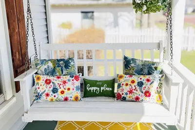Image de Historic charm, college proximity, and local flavor – your cozy, retreat awaits!