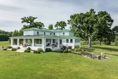 Image de Restored 1844 Farmhouse