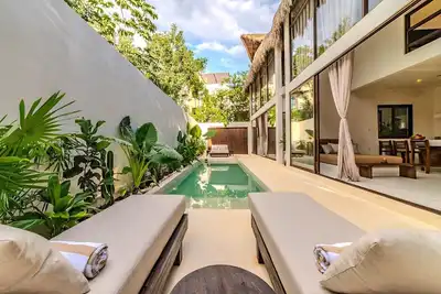 Image de Design Villa With Palapa Roofs, High Ceilings and 9 Meters private Pool