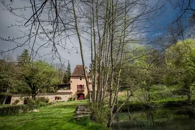 Image de Joli gite sur petit domaine avec piscine