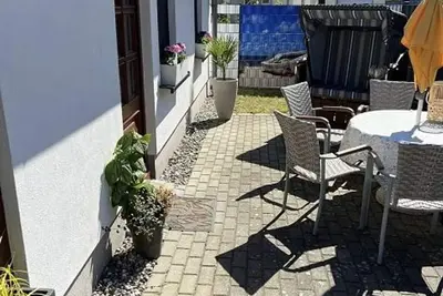 Image de Ferienbungalow Fisch mit Terrasse & Parkplatz - Ferienbungalow