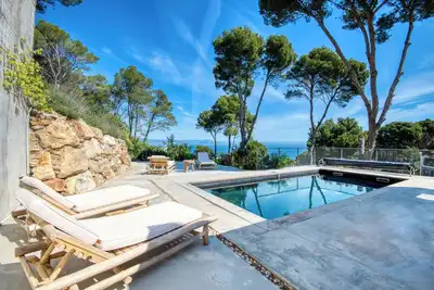 Image de Villa moderne de luxe à Begur avec piscine privée et vue mer