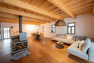 Image de Rural Bliss: Rent a Homestead for the Perfect Escape from Everyday Hustle!