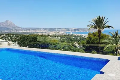 Image de Vue exceptionnelle sur la baie de Jávea et le Montgó (min 10 jours)