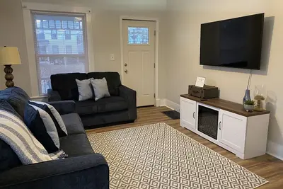 Image de A great stay, close to Spire, Gotl, & Wineries. . . . King Bed!