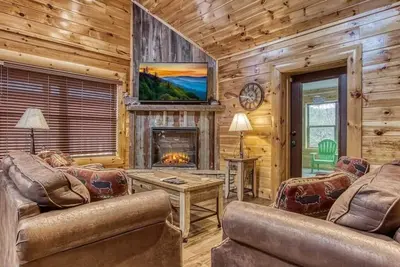 Image de Luxury Cabin w/ Hot Tub! Private Pool + Game Room!