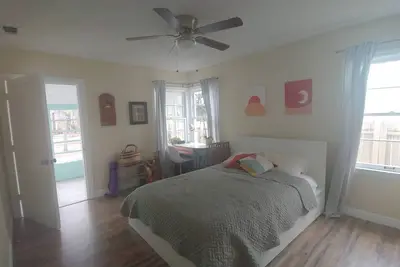 Image de Cute Home in the Heart of Historic Kenwood