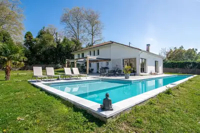 Image de Villa 4* 230m² avec couloir de nage et grand jardin