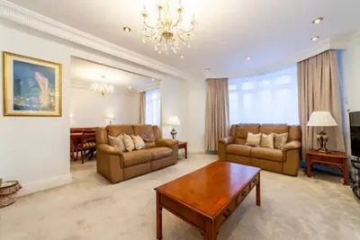 Image de Newly-Renovated 3bdr apt near Swiss Cottage