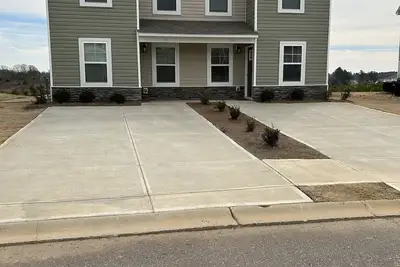 Image de 5 Miles from Clemson - Great for all the games - New 3/3 Townhome