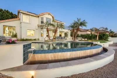 Image de Lakefront Getaway with Infinity Pool and Pontoon