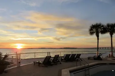 Image de Salty Air Retreat- 2 bdrm, 2 bath condo  New 3 Day Opening May31-June 3  15% off