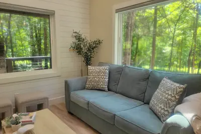 Image de Peaceful Vibe, Modern Cabin - 10 mins from Tryon International Equestrian Center